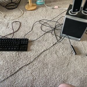 HyperX gaming keyboard and HP speakers